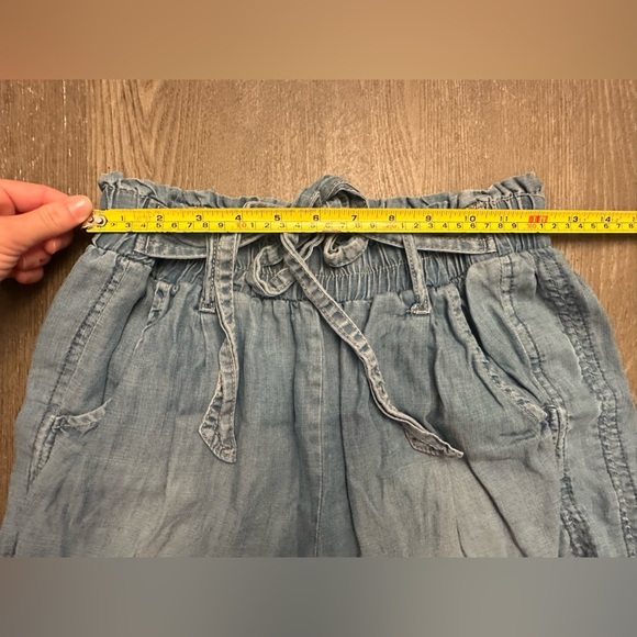 KNOX ROSE LIGHTWEIGHT FAUX DENIM PAPER BAG WAIST SHORTS - Size Small SKU:572 - Picture 3 of 5